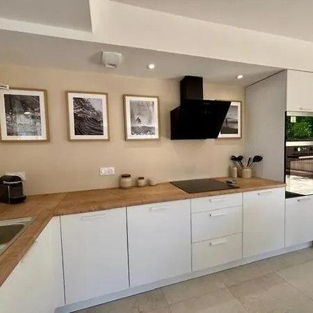 Cote&lac New With Heated Pool And Summer Bar, Sleeps 8