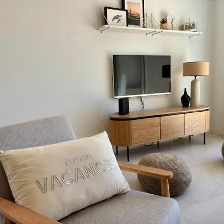 Cote&lac New With Heated Pool And Summer Bar, Sleeps 8