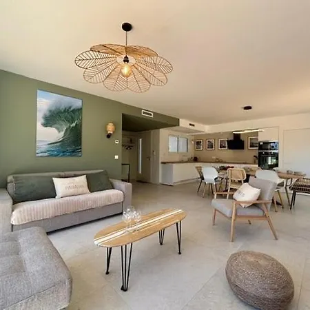 Cote&lac New With Heated Pool And Summer Bar, Sleeps 8